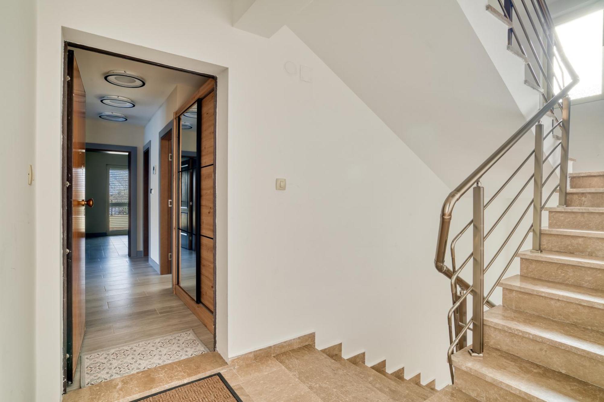 Luxurious 3-bedroom By Mn 公寓