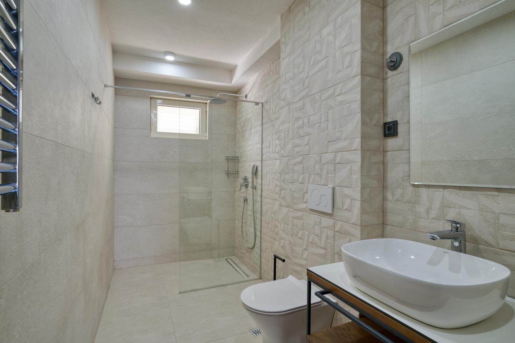 Luxurious 3-bedroom By Mn 科托尔