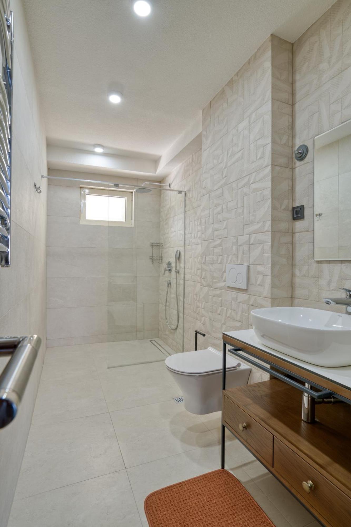 Luxurious 3-bedroom By Mn 公寓 *
