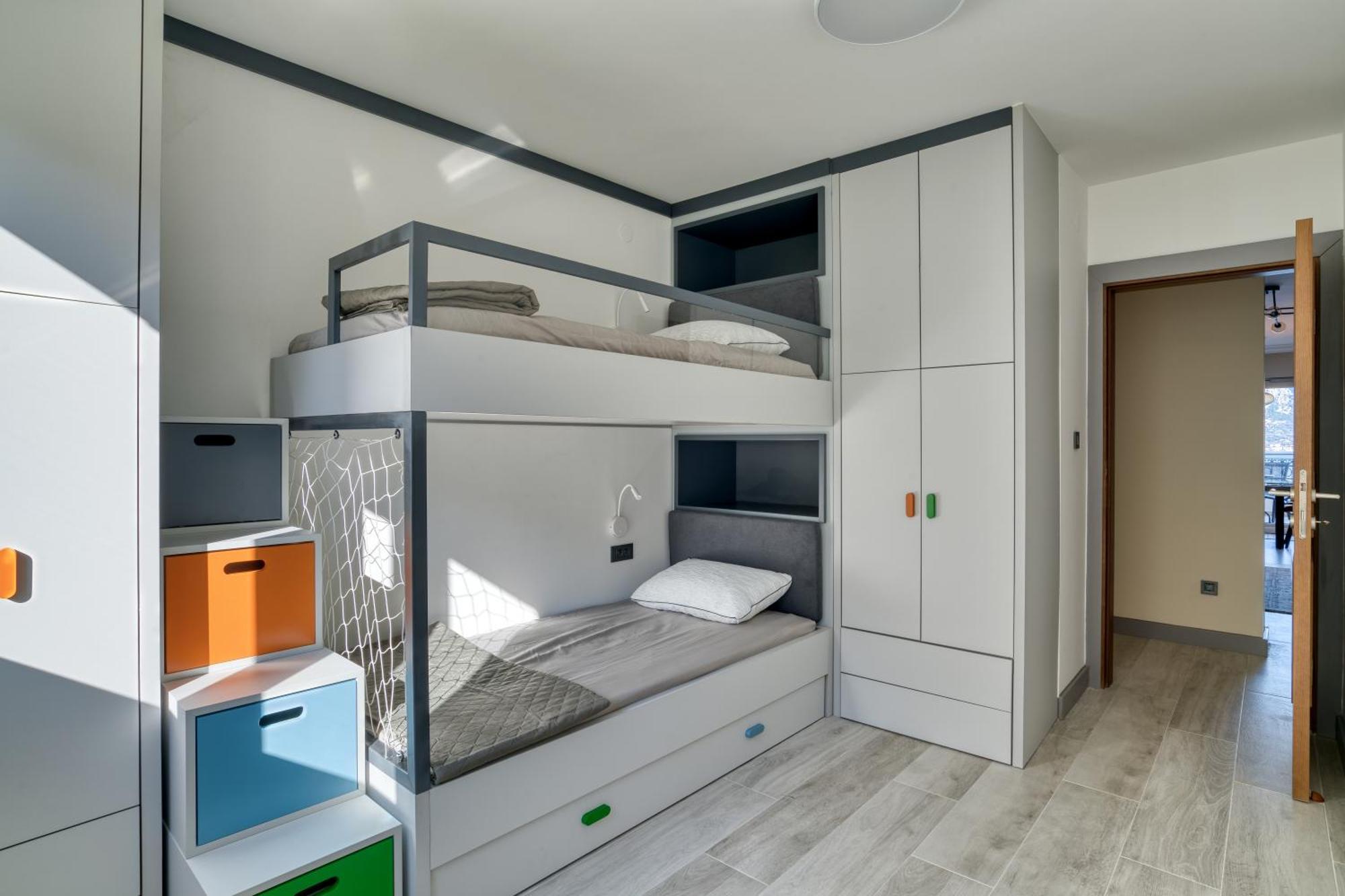 Luxurious 3-bedroom By Mn *